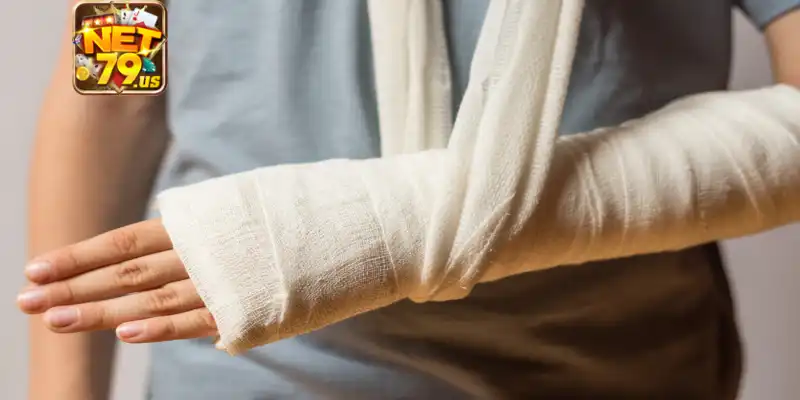 Mơ Bị Gãy Tay: Giải Mã Điềm Báo Và Bí Kíp Thắng Tại Net79 3 Điềm báo mơ bị gãy tay là gì?